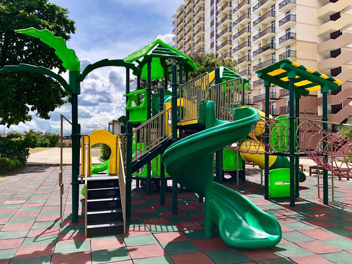 Condo W/ Balcony Near Mactan International Airport Lapu-Lapu City Buitenkant foto